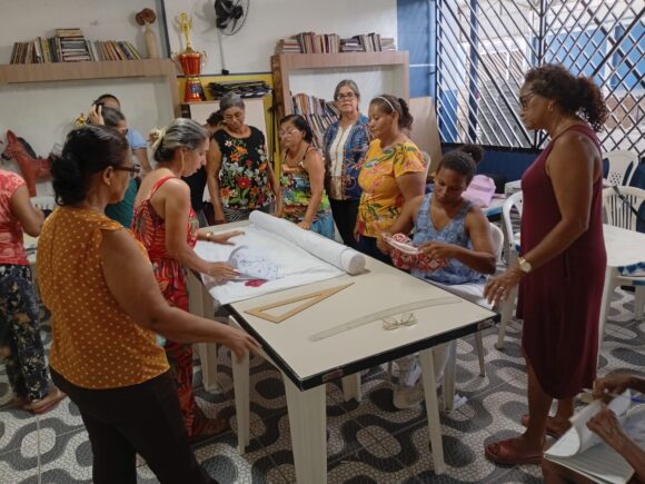 Curso Gratuito de Corte e Costura na UOSCC: Novas Turmas em Breve!
